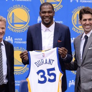 "Kevin Durant rented a $15.5 Million house for his 2016 free-agency meetings!": The Slim Reaper rented a luxurious Hamptons Mansion for 10 days before inking a $54 million deal with the Warriors