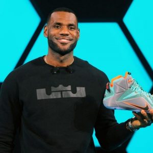 “LeBron James spent ONLY $2000 of his $90 million Nike contract!”: How The King spent his first ever Nike endorsement check as an 18-year-old