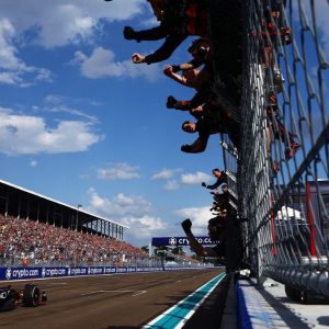 “Shows how big NFL stars are outside of America, no one knows them”- Sky Sports pundit Martin Brundle mistakes future NBA lottery pick Paolo Banchero with Patrick Mahomes at the Miami GP