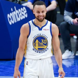 "Steph Curry, Michael Jordan, and LeBron James have 7!": The Warriors superstar joins an exclusive club of players over 34