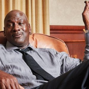 "Michael Jordan has spent between $550k to $940k on cigars!": The Bulls legend has so much money to burn for his addiction that he spends $14-24 per cigar