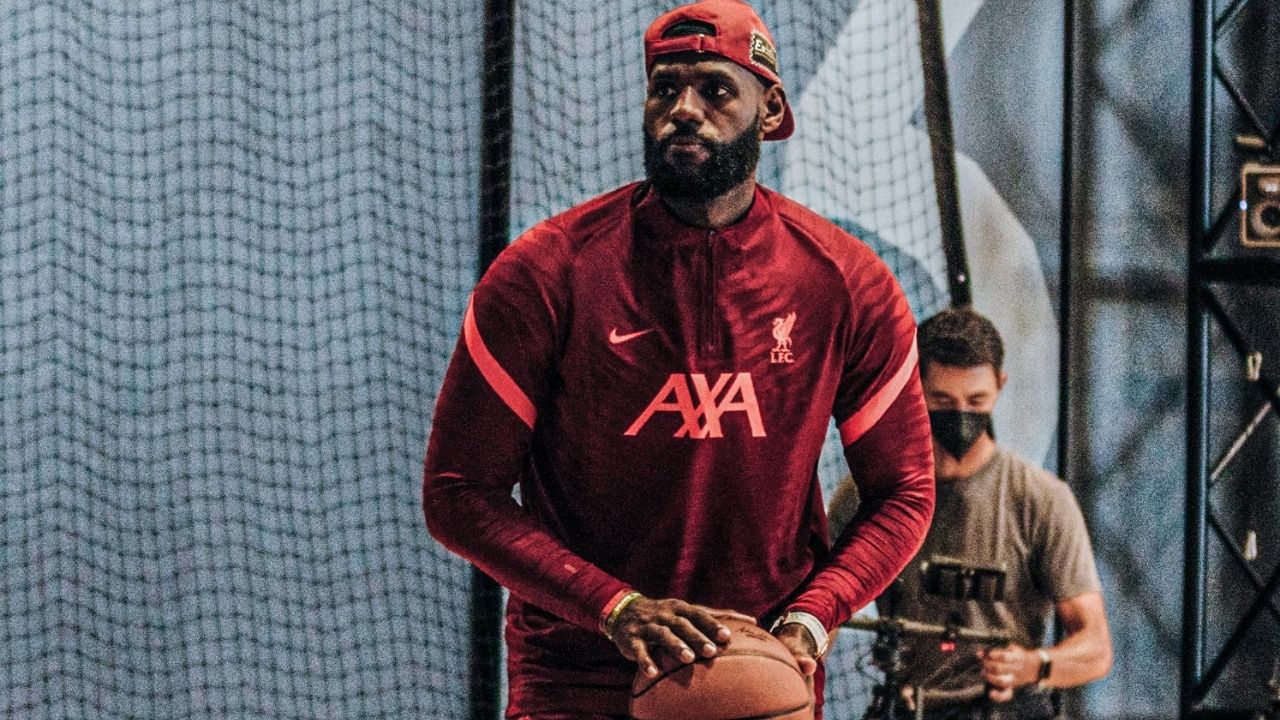 "LeBron James can still celebrate a championship this season!": Liverpool legend Jamie Carragher invites the Lakers superstar to attend the Champions League Final