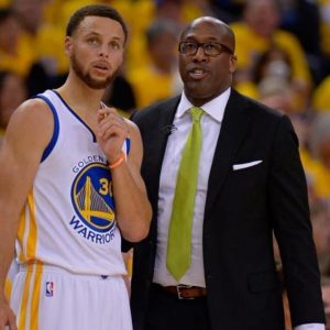 “Stephen Curry is got to be the easiest superstar to be around”: Standing head coach Mike Brown lauds the GSW MVP for “always thinking about helping the team next”