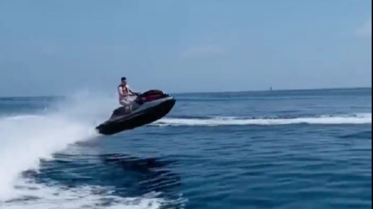 "Only porpoising that Red Bull drivers are feeling"- Max Verstappen preps himself for Spanish GP by jetskiing; F1 Twitter trolls Ferrari