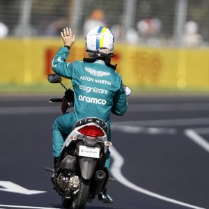 Aston Martin driver Sebastian Vettel reportedly chased down robbers on a scooter in Barcelona after he got his bag stolen.