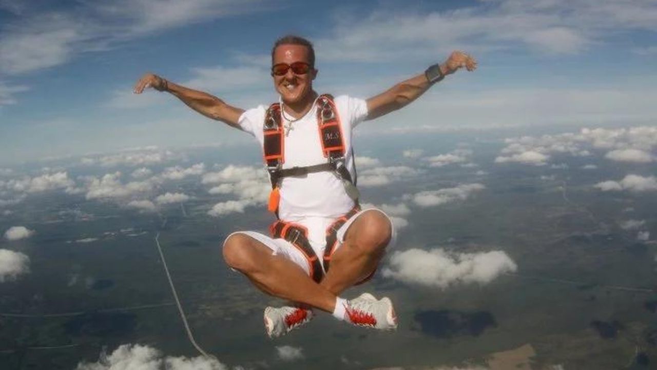 "Meet you downstairs at 8 am": Michael Schumacher took a rookie to skydive during the Canadian Grand Prix
