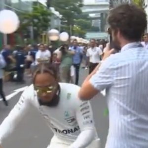 "I’m so sorry I was rushin"– When Lewis Hamilton broke F1 fan's phone