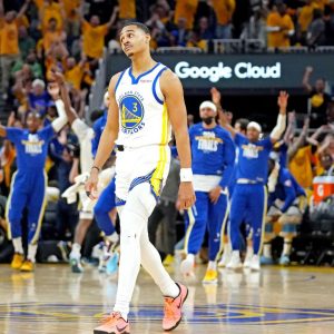 "Jordan Poole saw two HOT Girls sitting courtside and channeled his inner Stephen Curry!": Warriors' young star shares how he elevated his game at the end of 3rd Quarter