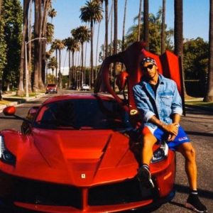 "Lewis Hamilton showing off his gorgeous $1.2 million Ferrari LaFerrari" - Mercedes star makes glorious entry at Kevin Hart's birthday party