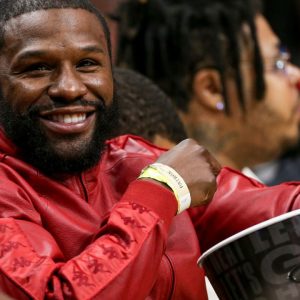 "Gotta pay back Logan Paul his $14M first": NBA Twitter roasts Floyd Mayweather who intends to buy an NBA team possibly in Las Vegas