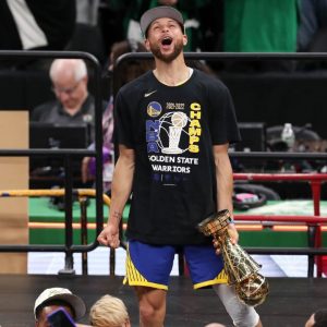 “Stephen Curry would’ve still been the leading scorer even if all his three-pointers were two-pointers”: Absurd stat showcases how special the GSW MVP’s 2022 Finals performance was