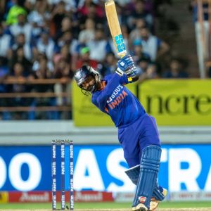 "Unstoppable this season": Twitter reactions on Dinesh Karthik half-century vs South Africa in Rajkot T20I