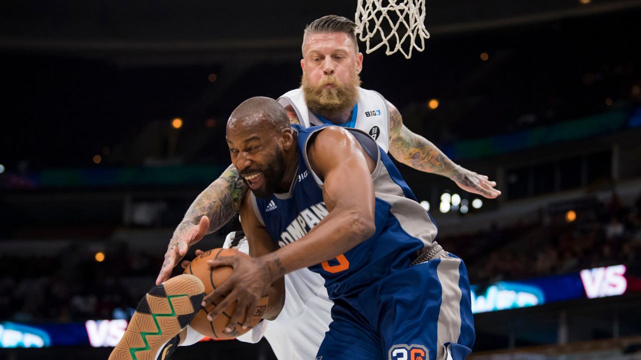 Baron Davis claimed on a podcast that he had been abducted by aliens. An NBA player getting abducted by UFOs, talk about a story!