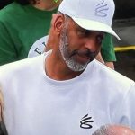 "Dell Curry is down bad, but stop pretending Sonya Curry is doing any better": NBA Twitter reacts as Stephen Curry's father makes an appearance with his new girl at Game 4 of the NBA Finals