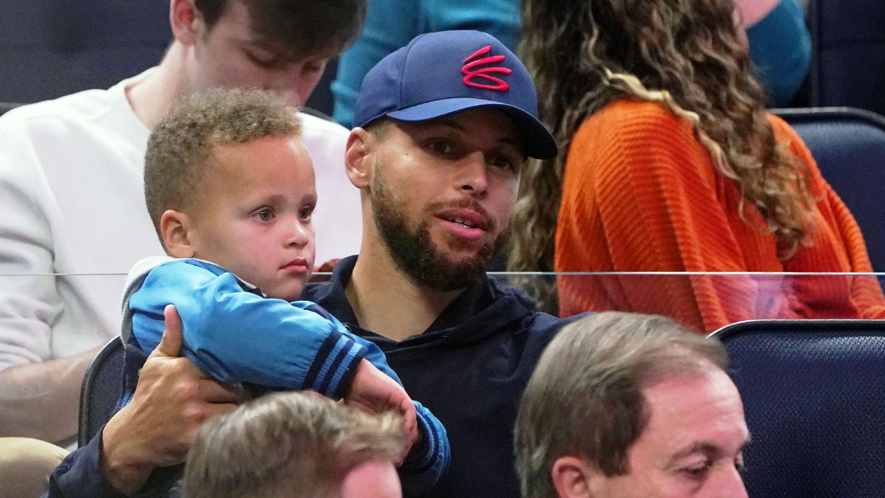 Canon Curry, if the name is anything to go by, chances are he will be like his father, Stephen Curry. Too soon? Twitter doesn't think so!