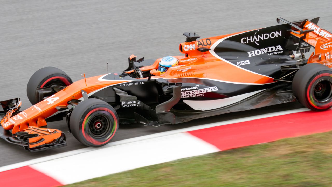 "You cannot win World Titles with customer engines"- Why did McLaren choose Honda over Ferrari or Mercedes as power unit supplier?