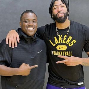 "LeBron James bullied a $120 million guy back into the gym": NBA Twitter reacts as Anthony Davis works out with Lethal Shooter