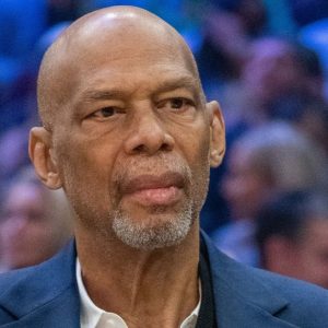 How 7' tall centers Kareem Abdul-Jabbar and Bill Russell stuck their necks out to support Muhammad Ali 