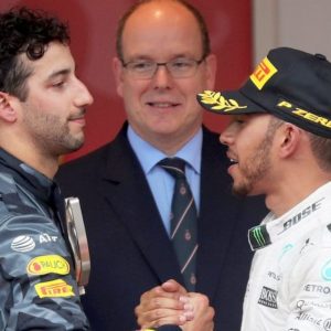 "Because many things are going against him"– Red Bull chief compares Lewis Hamilton's struggles in 2022 to Daniel Ricciardo