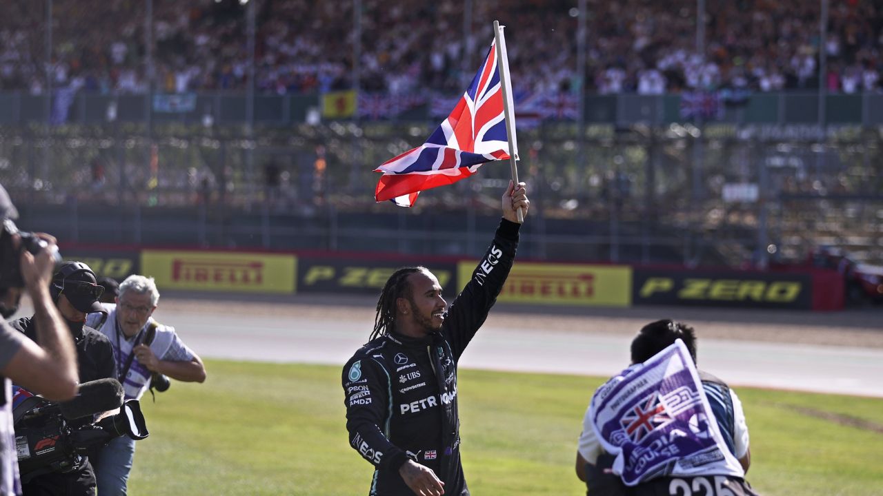 "Lewis Hamilton raced with three tyres for one lap and won"- When seven-time World Champion held Max Verstappen off at 2020 British Grand Prix