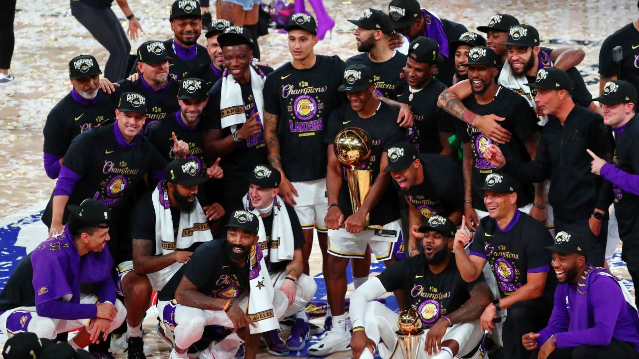 "I'm sick watching this chip parade tbh": Alex Caruso and Kyle Kuzma aren't very happy watching Stephen Curry and co celebrate on the streets of San Francisco