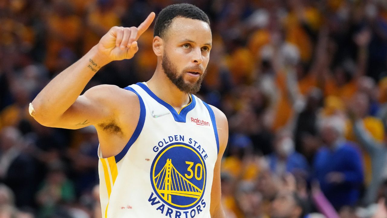 $160-million worth Stephen Curry has more 3 pointers in the Playoffs than these 5 NBA Franchises!
