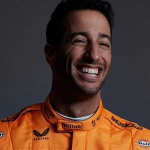 "It's amazing what surgery can do nowadays!"- Daniel Ricciardo answers fans on why he's always smiling in spite of problems