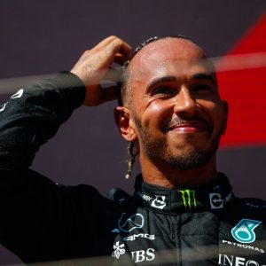 "Lewis Hamilton lost up to 3kgs in his 300th race": 7-time World Champion reveals his drinks bottle failed during French GP