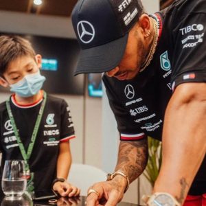 "Lewis Hamilton was there this time"- Lifelong fan of 37-year old Mercedes superstar finally meets him after FIA Prize giving snub
