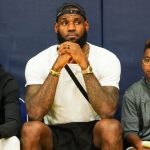 "Bronny James can't handle the damn ball!": Billionaire LeBron James' son is absolutely roasted by Reddit community, as fans come together to discuss NBA draft stock