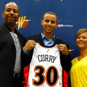 Dell Curry altered $160 million worth Stephen Curry's destiny by making this one request ahead of the 2009 Draft