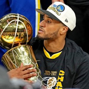 "Gary, you will always be a Warriors legend, you earned that contract": NBA Twitter responds to Young Glove's cryptic tweet post leaving Bay Area