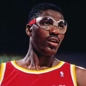 Hakeem Olajuwon duped a woman into getting pregnant and paid $10,000 to not marry her