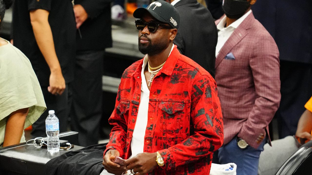 Dwyane Wade dished out an eyewatering $890,000 for staying in his own town!