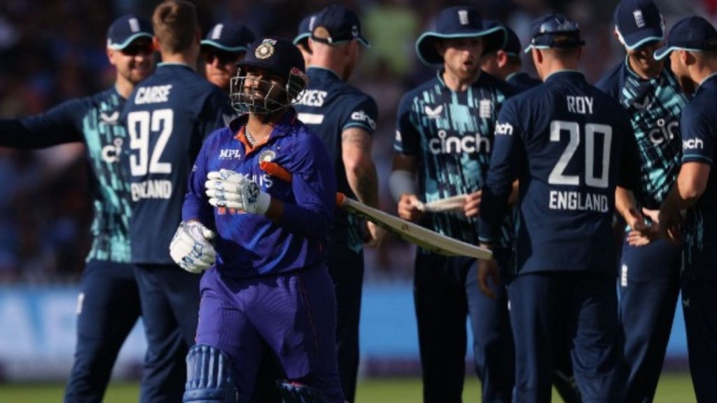 Emirates Old Trafford Manchester pitch report: Old Trafford cricket ground is batting pitch or bowling 3rd ODI IND vs ENG