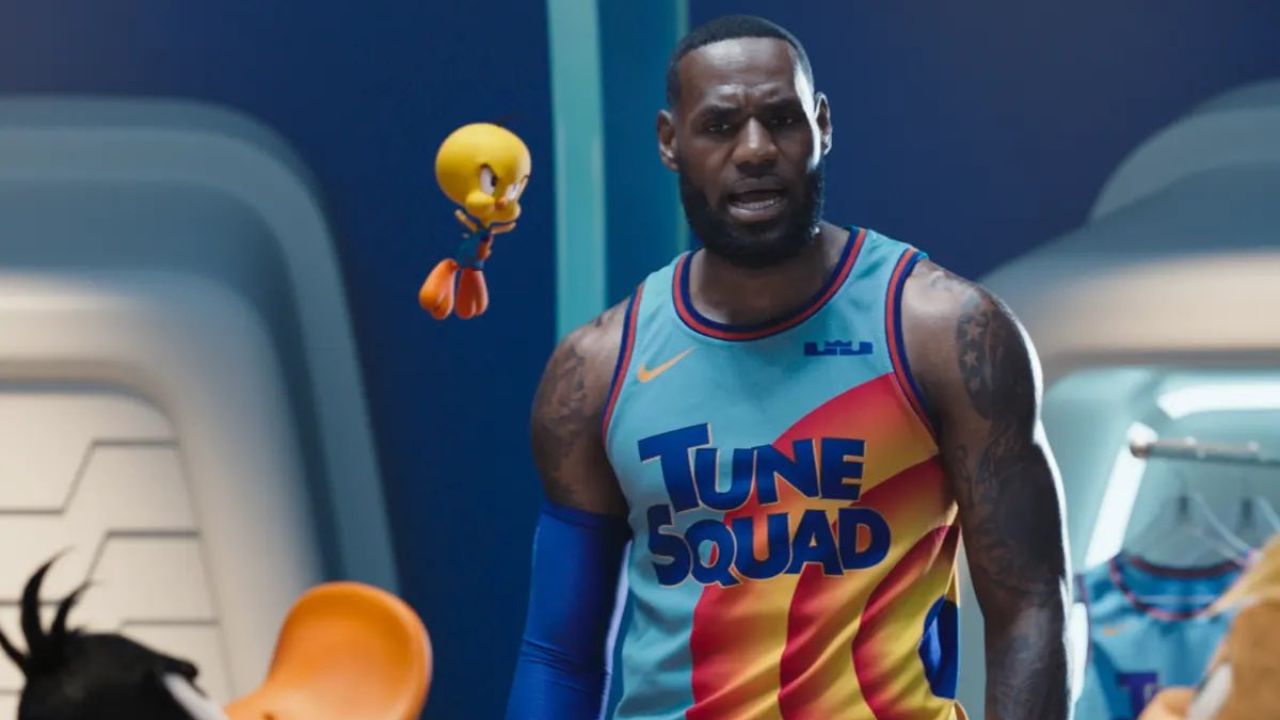 "Batman vs. LeBron James!": NBA Twitter collectively implodes as 6'6" Lakers superstar appears in Super Smash Bros.-esque video-game