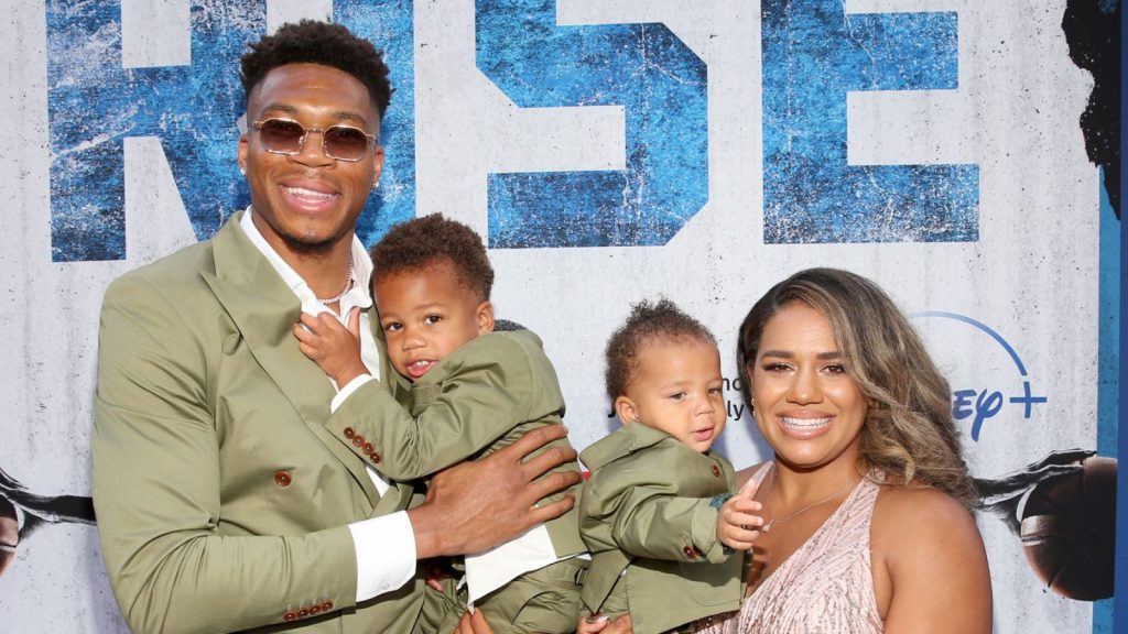 “First time I heard that my wife was cheating .. I said ‘I am Giannis not Max’”: Antetokounmpo comes up with another corny yet hilarious joke, leaves everyone in splits