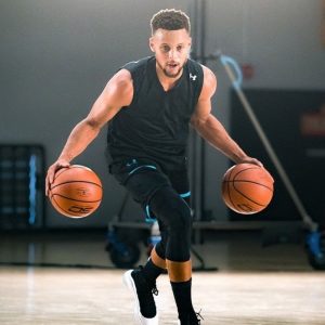 "Steph Curry uses his $160 million net worth to recover with virtual reality! ": Warriors superstar's personal trainer revealed Steph's insane training regimen