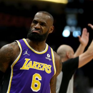 LeBron James joins Kobe Bryant and Kareem-Abdul Jabbar amongst others as the 9th player to play his 20th NBA season