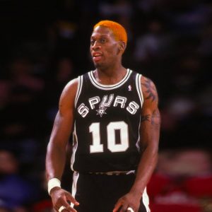 6'7" Dennis Rodman threw his $230 million teammate under the bus by forcing him to match up against Hakeem Olajuwon