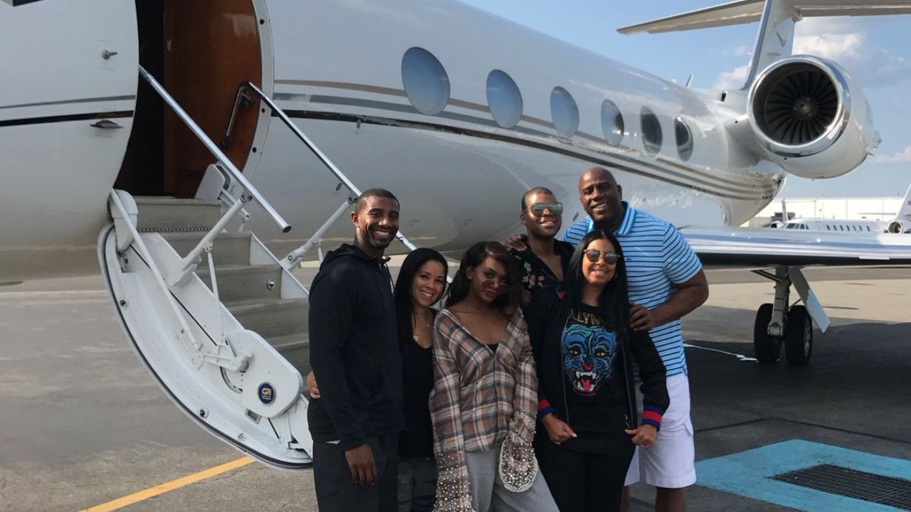 Magic Johnson got sued for dismissing "Red Vine Squeezing" flight attendant after she made $25,000-75,000 in bonuses