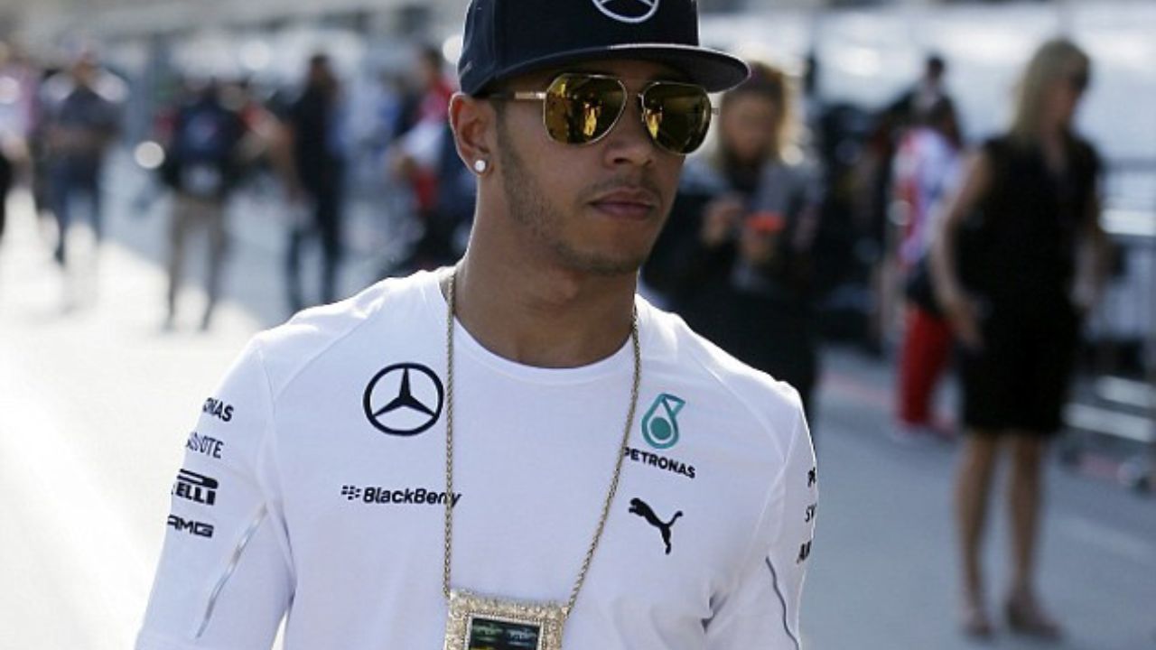 $2.5 Million dollar painting on Lewis Hamilton's gold chain