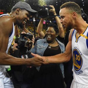 "Stephen Curry is a good man. He saved Kevin Durant's legacy!" : Shannon Sharpe makes bold claim about 6'3" Warriors star and potential return of 6'10" Nets man