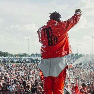 "Antonio Brown stole Lil Nas X's outfit and his dance moves": NFL Twitter reacts to $20 million NFL star making a surprise appearance at Rolling Loud