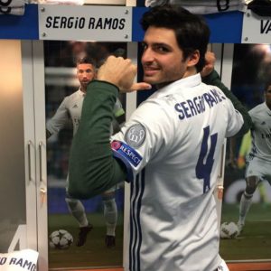 "Forza Ferrari and Hala Madrid!"- 27-year old Carlos Sainz refuses to sign Barcelona jersey being a Real Madrid fan himself