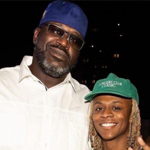 Private jet rental companies should be fuming at Shaquille O'Neal. Apparently, he doesn't wear shoes on flights and his feet look gnarly. 