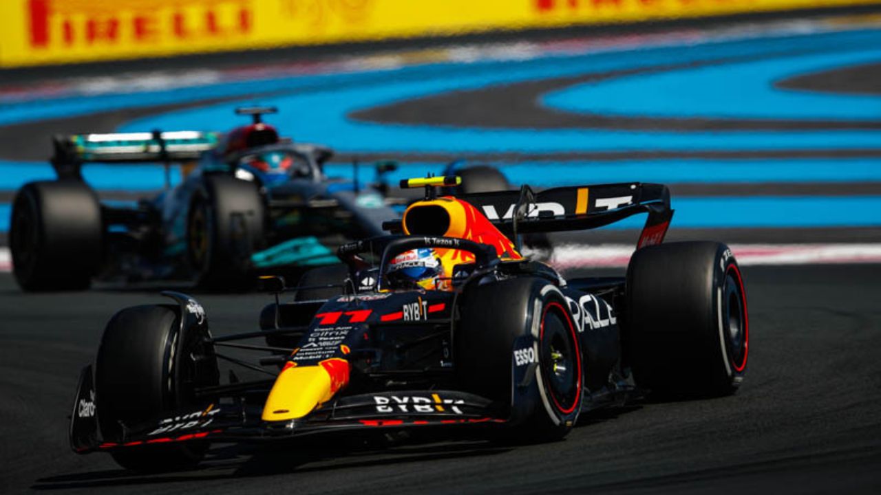 “That was a mistake by George Russell": Mercedes star should be punished for Sergio Perez incident opines Dutch F1 expert