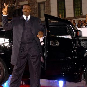 $400 million worth Shaquille O’Neal spends $23,000 on gas/month refueling on a massive 7,000 gallons