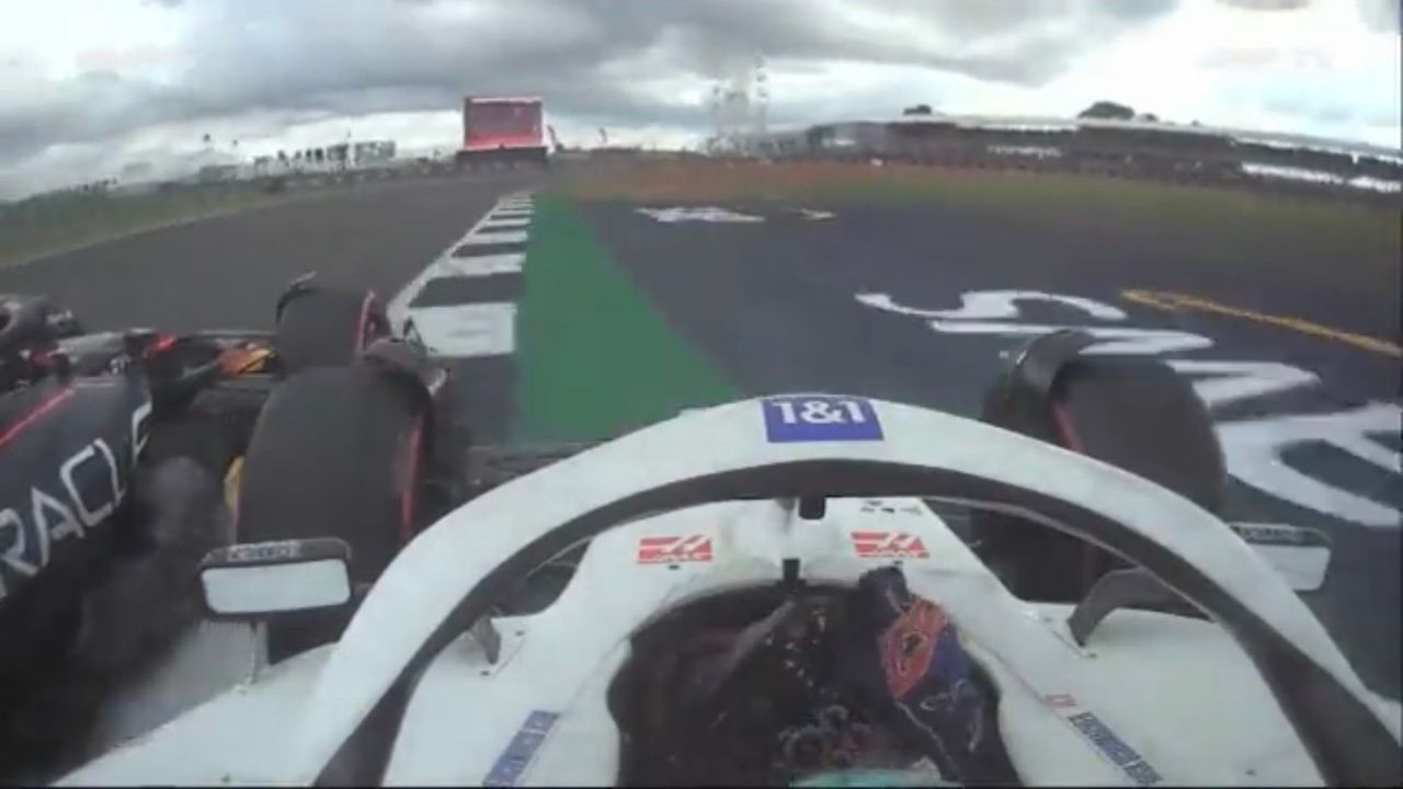 "He needs to properly learn how to race"– F1 Twitter furious with Max Verstappen dangerously driving against Mick Schumacher