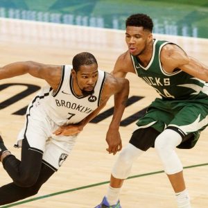 Giannis Antetokounmpo is 5-0 against Kevin Durant and has 27.3 ppg compared to 26.7 ppg! It's Time to give him his flowers